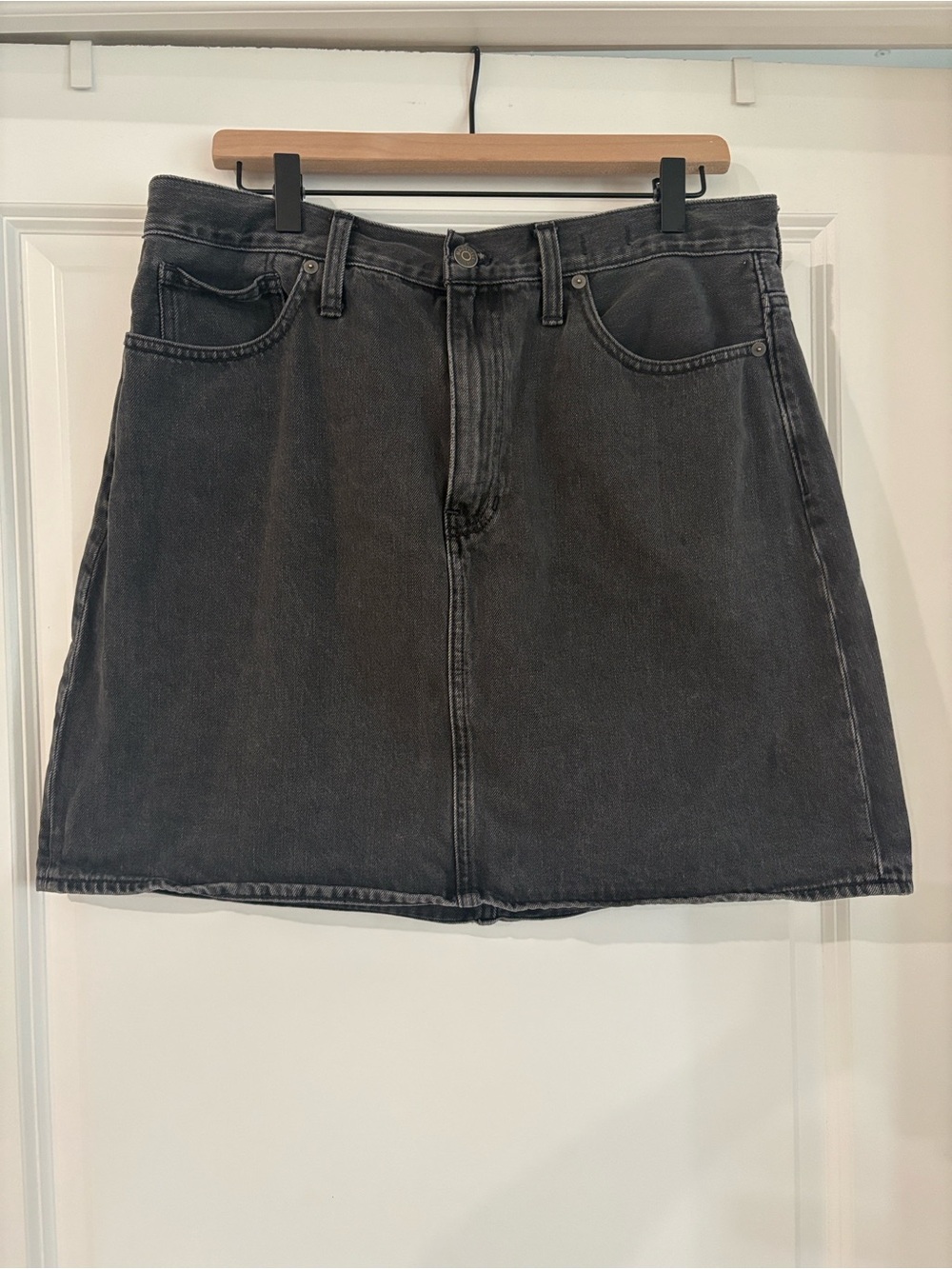 Madewell, Women’s, Rigid Denim A-Line skirt, size 31, Washed Black